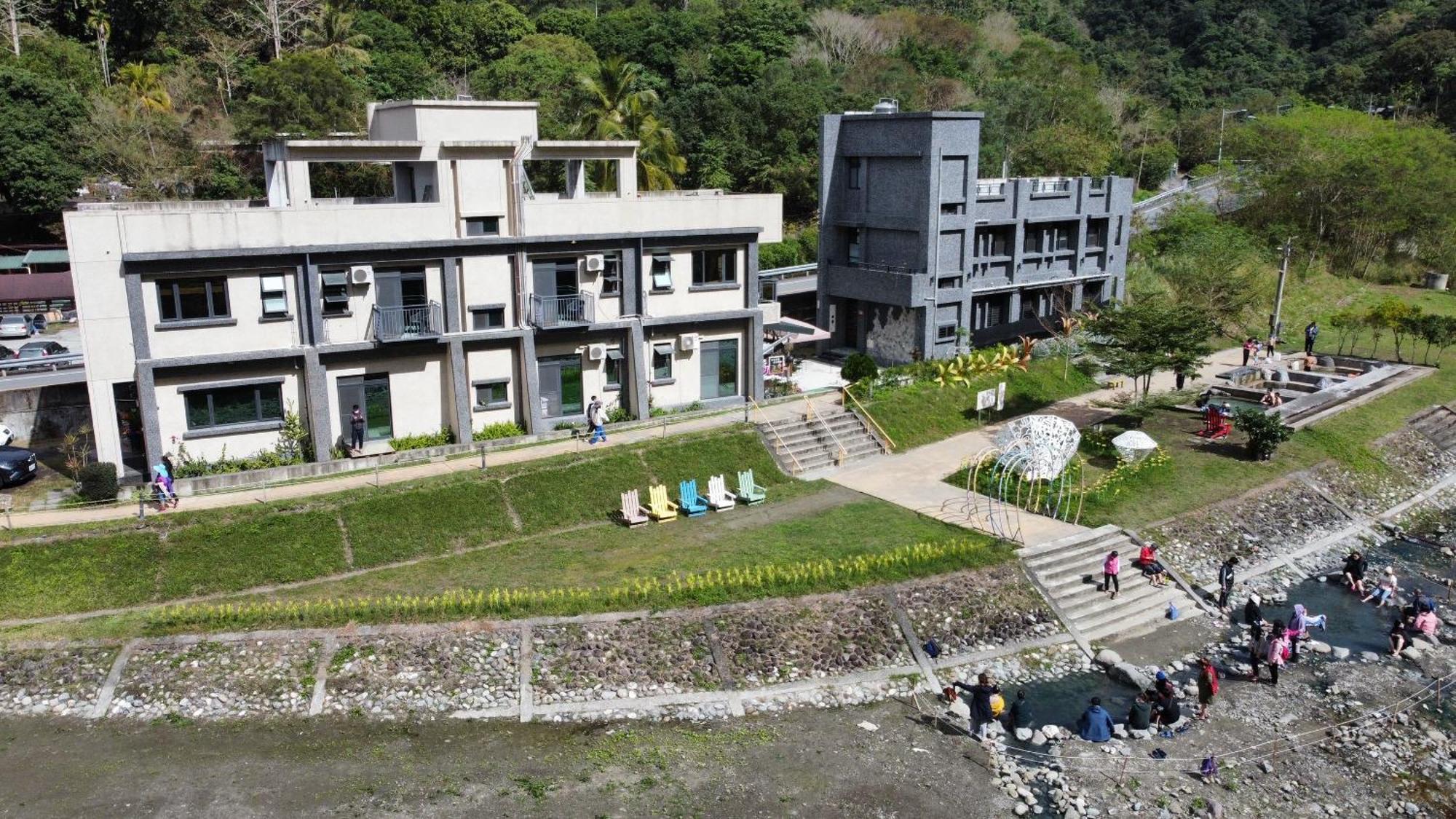 Antong Creekside Hot Spring Appartement Yuli Buitenkant foto